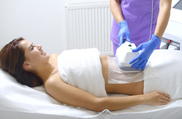 Jennifer has also attempted CoolSculpting, a fat-reduction procedure that uses cryolipolysis.
